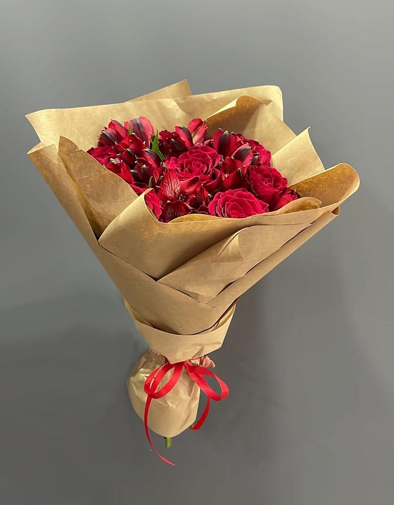 Букет цветов из: Альстромерии и Розы в Жердевке