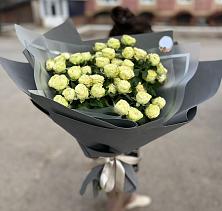 Букет Белые кустовые розы Солинеро в Жердевке