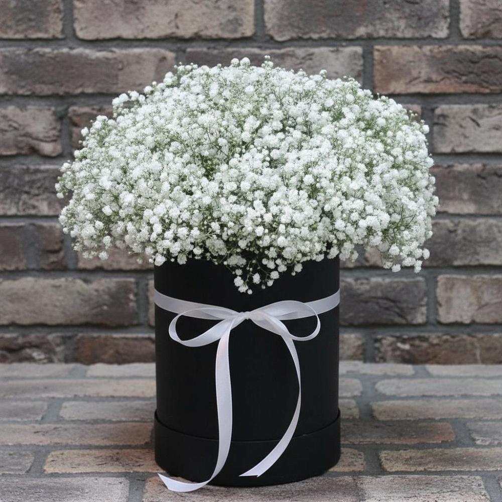 Цветочная композиция из Гипсофила в шляпной коробке в Жердевке