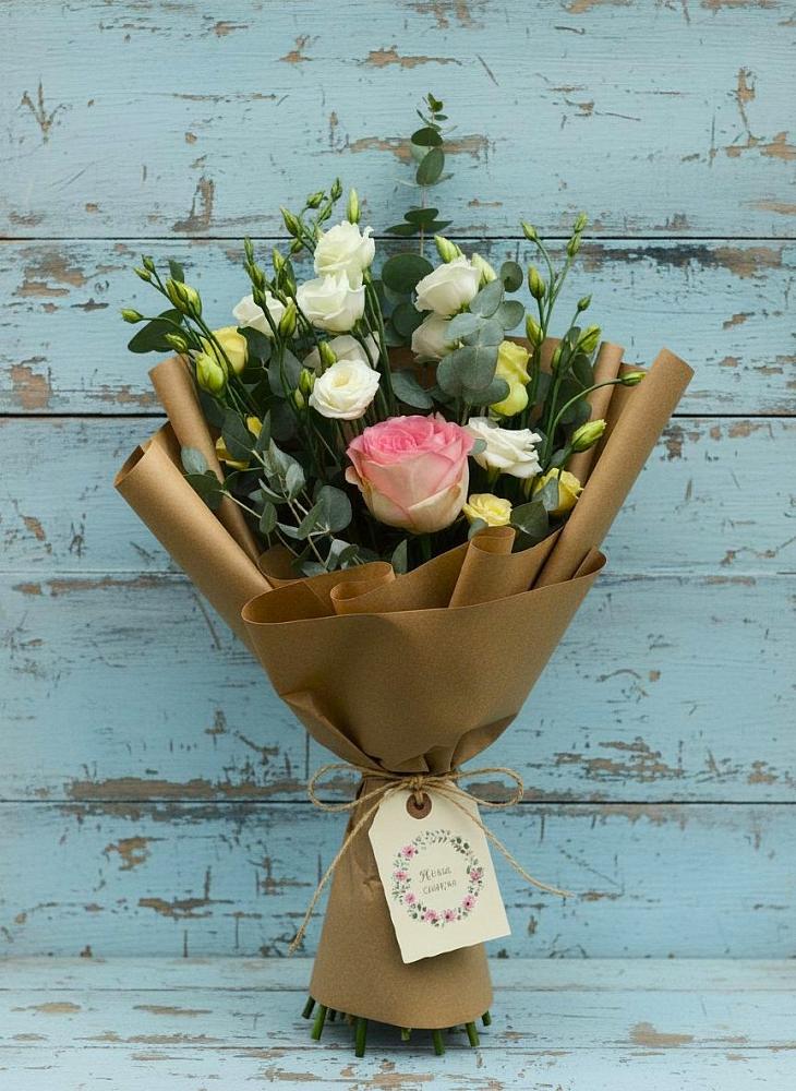 Букет цветов из: Розы и Лизиантусы в Жердевке