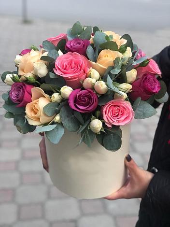 Цветочная композиция из Розы в шляпной коробке в Жердевке
