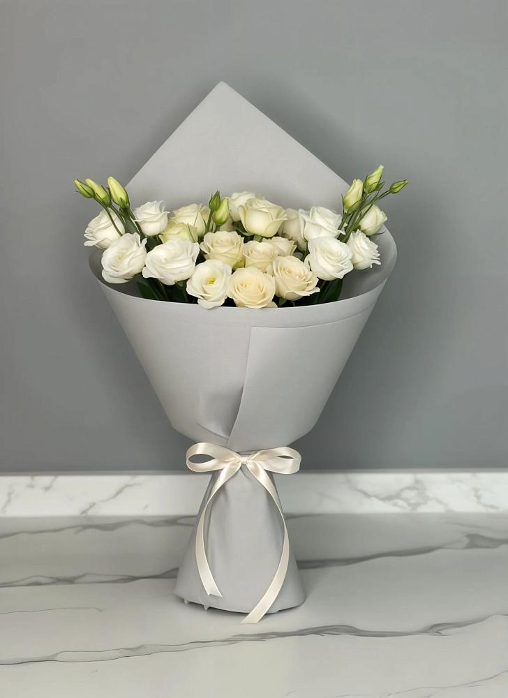 Букет цветов из: Розы и Лизиантусы в Жердевке