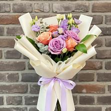 Букет цветов из:  Лизиантусы и Розы в Жердевке