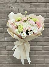 Букет цветов из:  Гвоздики, Розы, Лизиантусы и Хризантемы в Жердевке