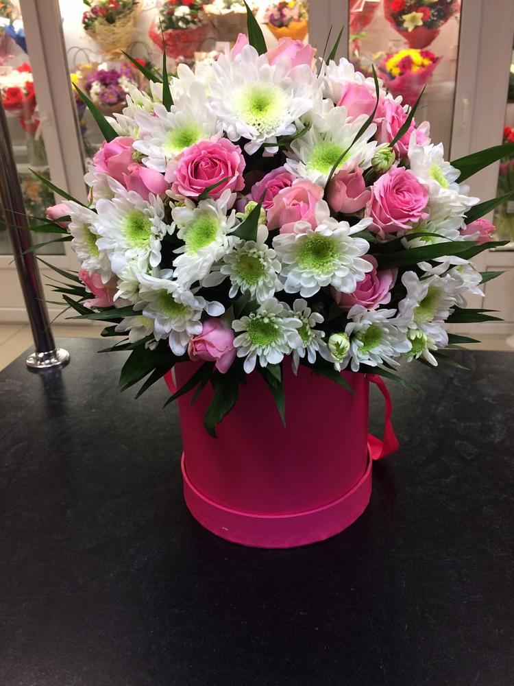 Цветочная композиция из Розы и Хризантемы в шляпной коробке в Жердевке