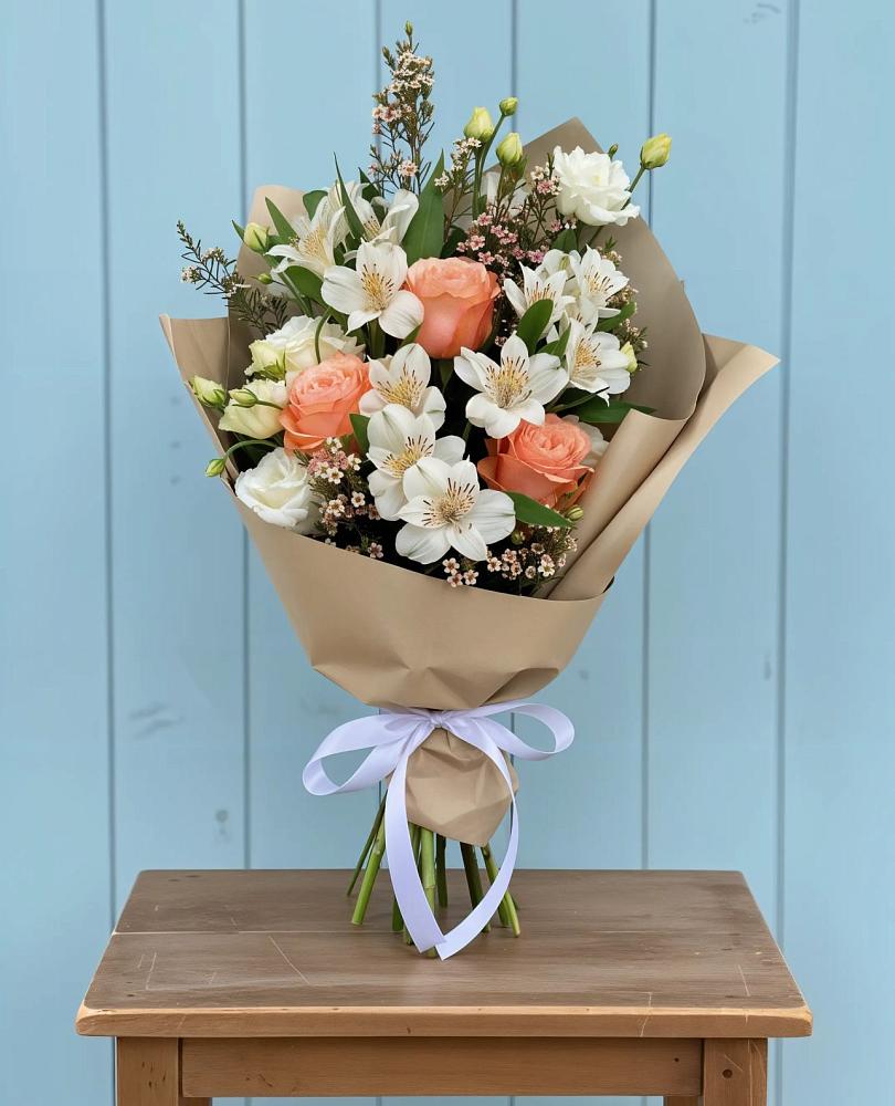 Букет цветов из: Альстромерии, Лизиантусы, Розы и Хризантемы в Жердевке